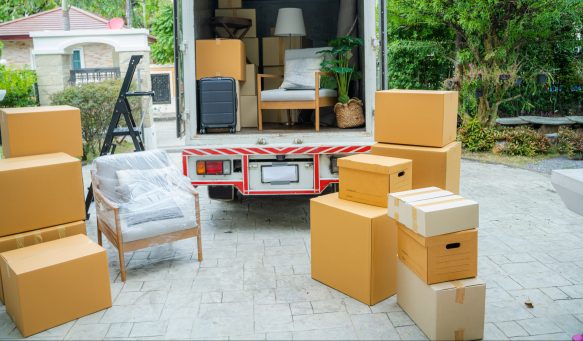 Let Elite Truck Rental Help You Think “Inside” the Box