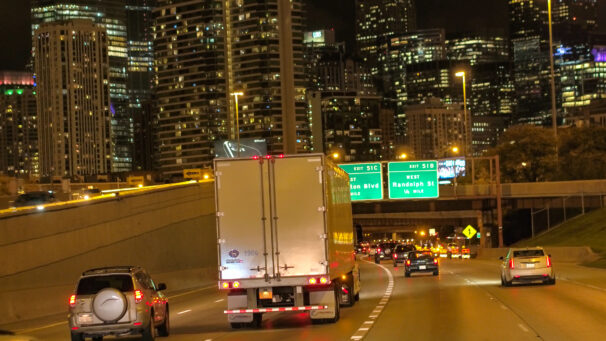 Are There Restrictions for Driving a 24-Foot Truck Through Downtown Chicago?