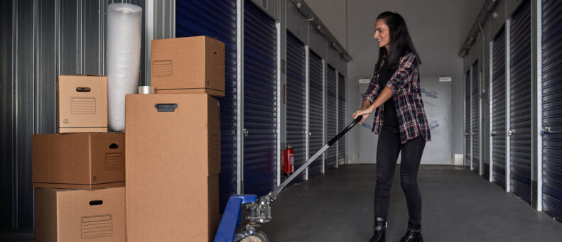 How to Prep Heavy Items Before Using a Pallet Jack or Dolly
