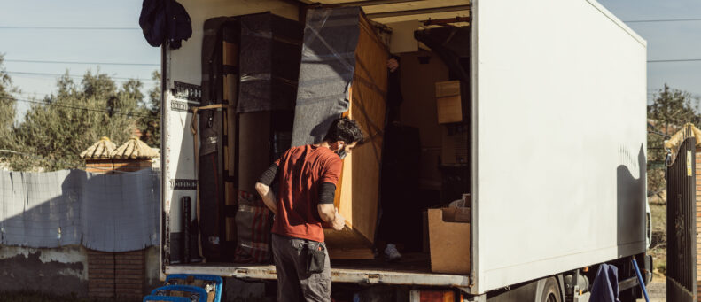 What Kind of Delivery Truck Rental Is Best for Furniture, Appliances, or Store Inventory?